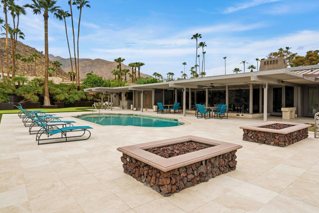 855 W Coronado Avenue, Palm Springs, CA 92262