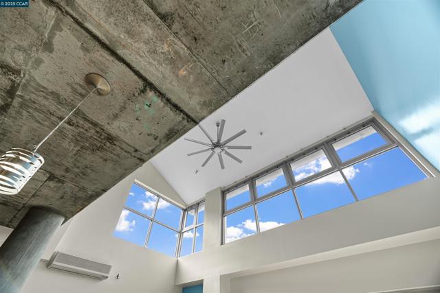 311 Oak St, Oakland CA: https://media.crmls.org/mediaz/8386b520-531b-4072-a76d-6af26527d85e.jpg