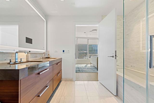 Image 11 of 29 For 888 W E St  804