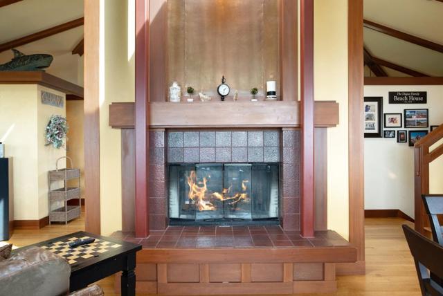 10 Maui Lane, Dillon Beach CA: https://media.crmls.org/mediaz/83871505-cb10-4194-bf5b-7e7f0da2802a.jpg