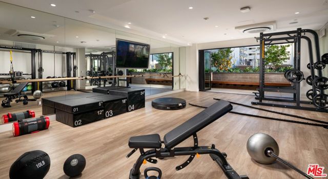 1340 S Hill Street, Los Angeles CA: https://media.crmls.org/mediaz/838748b1-8224-482f-934f-ef516ce57e3b.jpg
