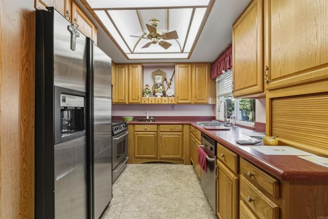 Detail Gallery Image 17 of 58 For 1637 Oak Hill, Escondido,  CA 92027 - 3 Beds | 2 Baths