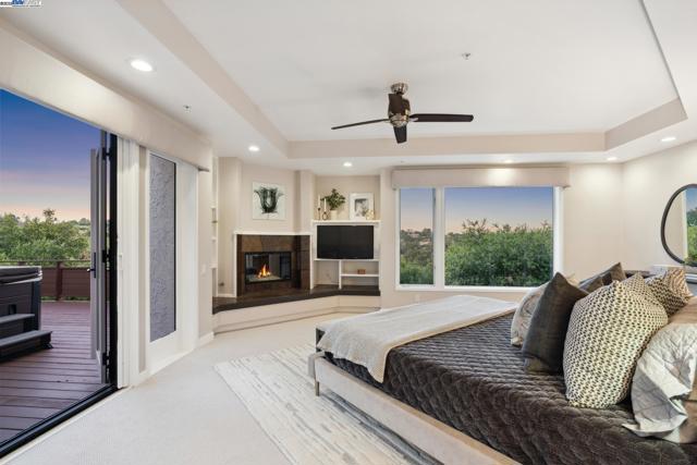 11 Leslyn Lane, Lafayette CA: https://media.crmls.org/mediaz/8387975d-750b-44f4-9ed1-82449369c648.jpg