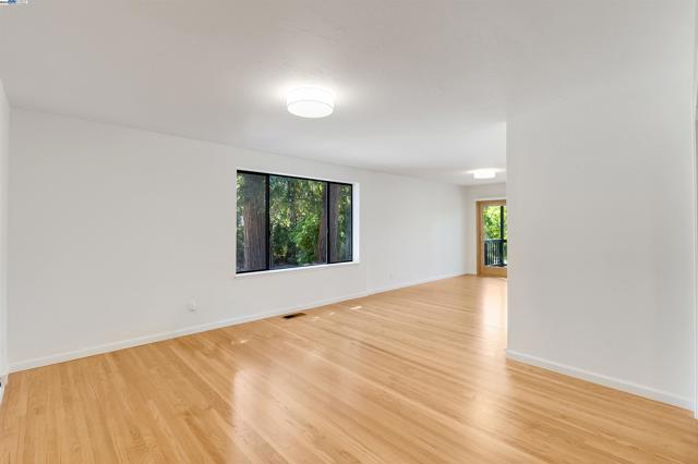 1069 Coombsville Rd, Napa CA: https://media.crmls.org/mediaz/8387cca4-09b0-4f5e-af9a-3e73e799860b.jpg