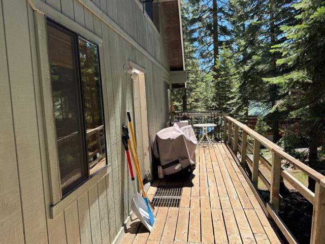 50858 Red Fir Terrace, Soda Springs CA: https://media.crmls.org/mediaz/83885196-3ddb-4012-87b2-8cab2c470d79.jpg