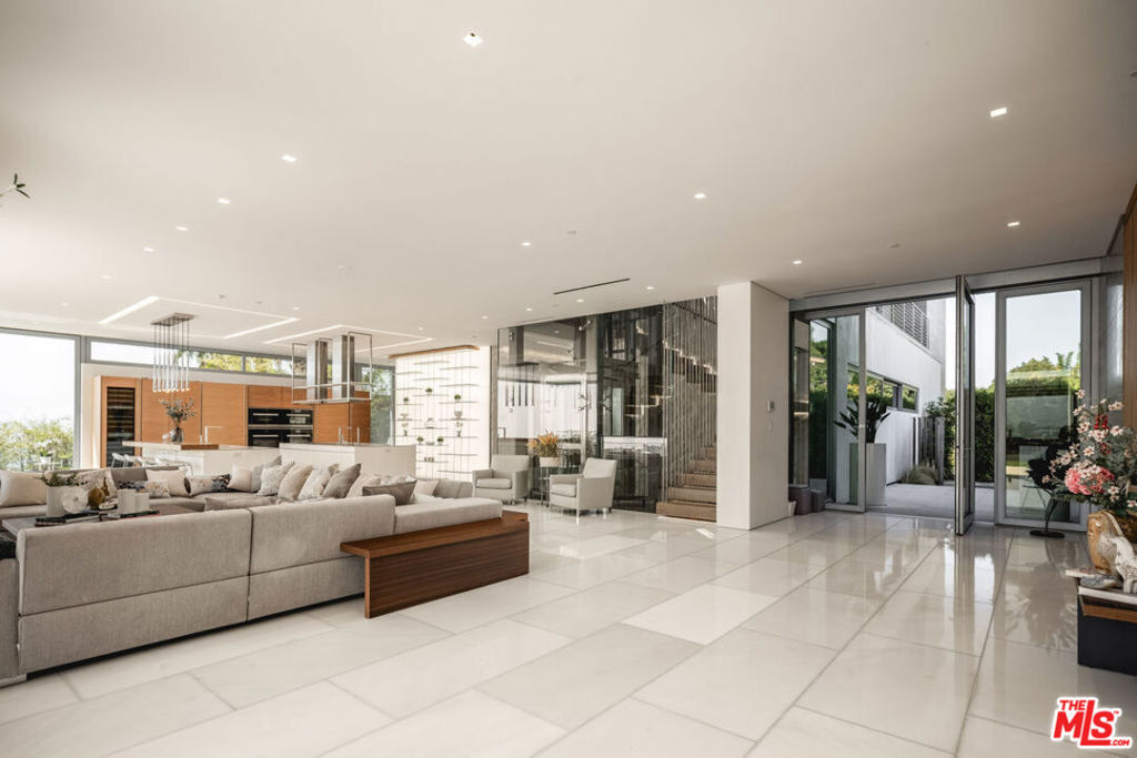 MLS #25575239 img 14