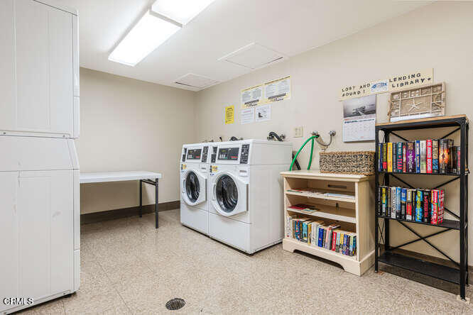 https://media.crmls.org/mediaz/838965d9-8da5-4b6f-a1bf-2b4e90299a97.jpg?preset=X-Large