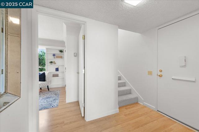 1256 Skycrest Dr, Walnut Creek CA: https://media.crmls.org/mediaz/83899bc5-0609-4694-9e79-64288f661991.jpg