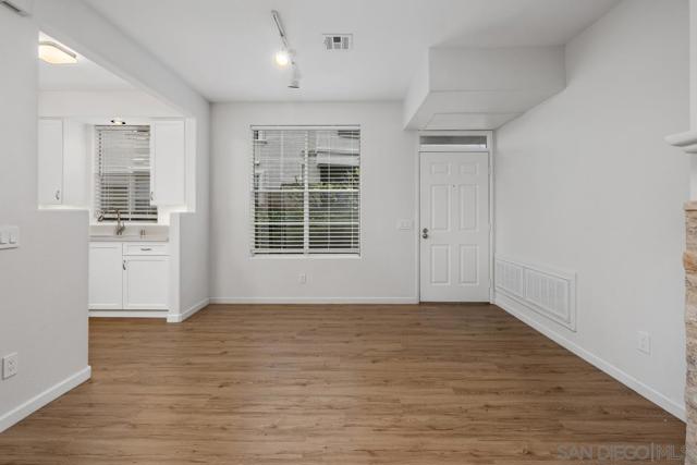 3539 Caminito El Rincon, San Diego CA: https://media.crmls.org/mediaz/8389bd2e-36b4-4388-844c-b175c4aa7acc.jpg