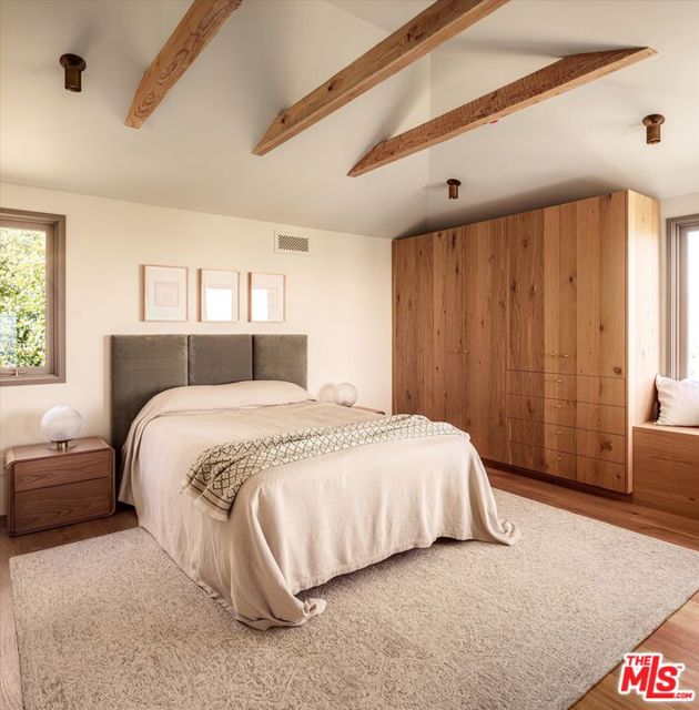 6911 Los Tilos Road, Los Angeles CA: https://media.crmls.org/mediaz/838a3ca9-694c-4db5-a095-c4149c84d0f2.jpg