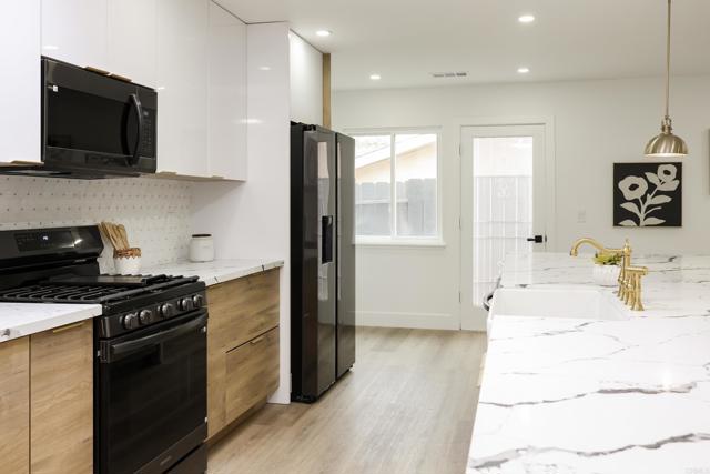 Detail Gallery Image 15 of 68 For 4380 Rolfe Rd, San Diego,  CA 92117 - 3 Beds | 2 Baths