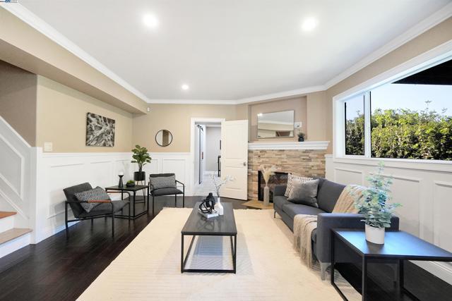 3218 Oakes Dr, Hayward CA: https://media.crmls.org/mediaz/838ce26f-3a89-4a51-a43b-a56115507345.jpg