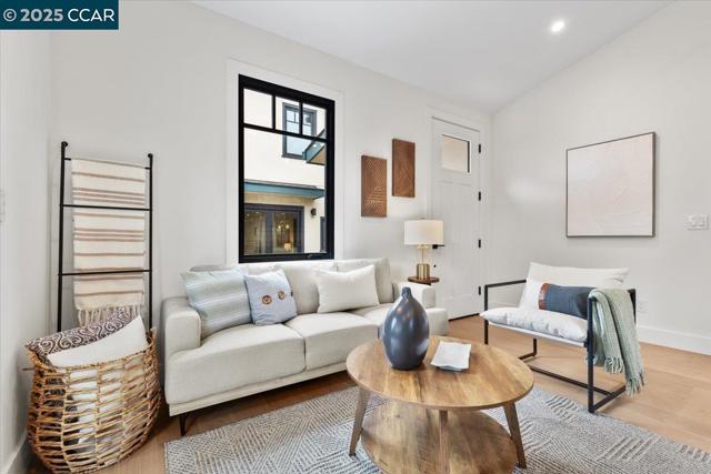 1045 Kains Ave, Albany CA: https://media.crmls.org/mediaz/838ce4e6-16c5-4392-9843-fea3554ee7d7.jpg
