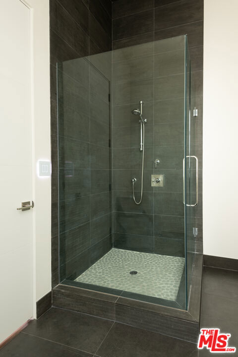 526 N Plymouth Boulevard, Los Angeles CA: https://media.crmls.org/mediaz/838ce5e5-407e-4ffd-b2f4-9845ce0c8448.jpg