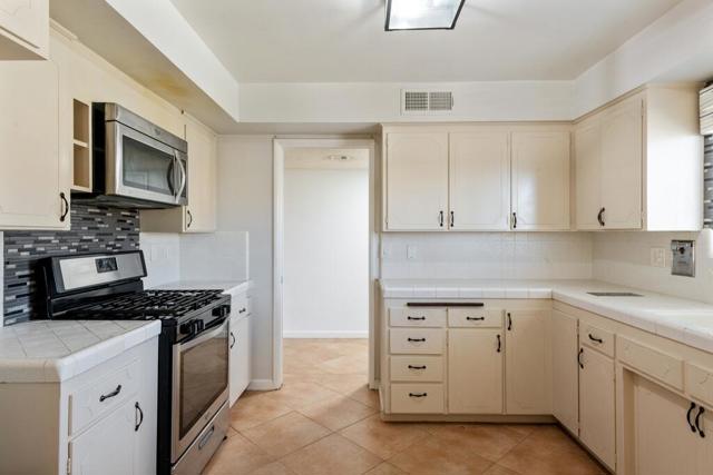 11115 Ambrosio Drive, Desert Hot Springs CA: https://media.crmls.org/mediaz/838d5ab1-5101-4aa1-a72e-e43c31102390.jpg