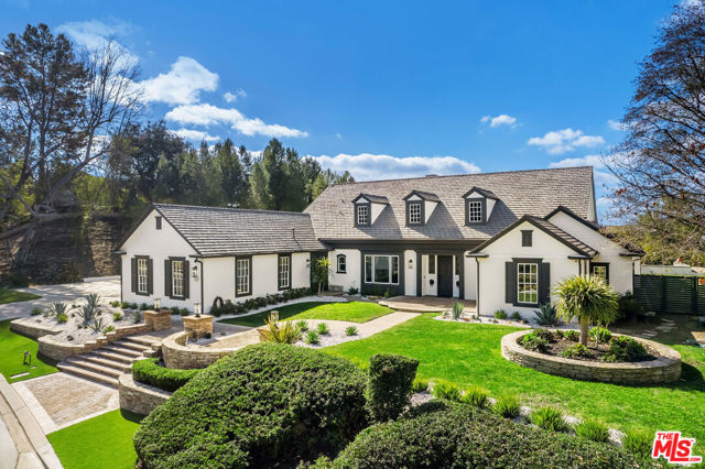 1 Falconridge Drive, Coto de Caza CA: https://media.crmls.org/mediaz/838e67ca-b9c4-4c30-9602-c80b6a7b5e0e.jpg