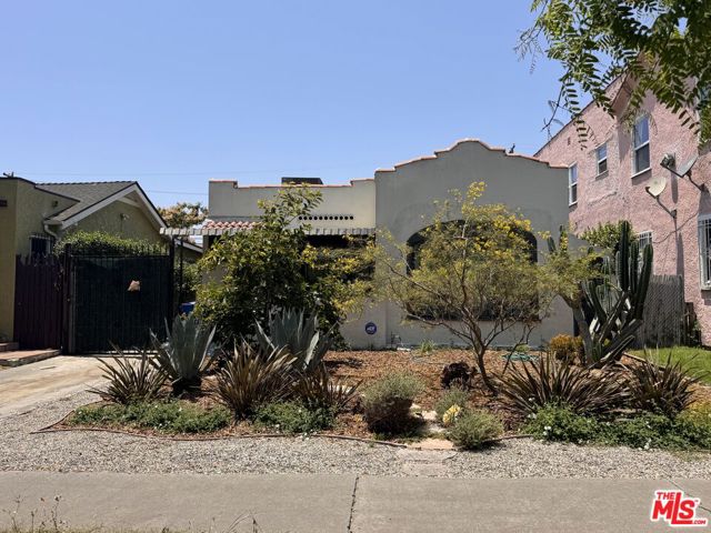 2905 Somerset Drive, Los Angeles CA: https://media.crmls.org/mediaz/838e73db-b461-444f-b10e-e89c1b3bf1f8.jpg