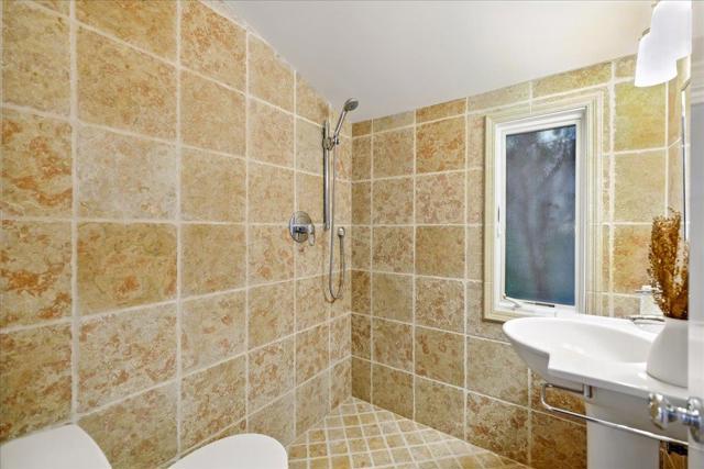 162 Del Monte Avenue, Los Altos CA: https://media.crmls.org/mediaz/838ea250-6463-4976-a40e-6433f5c1ef11.jpg