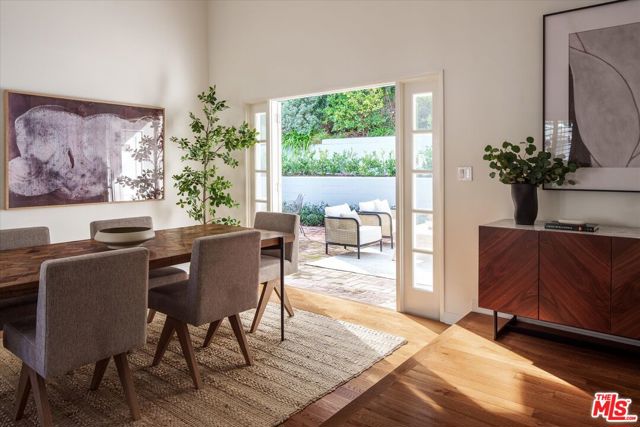 5657 Valley Oak Drive, Los Angeles CA: https://media.crmls.org/mediaz/838ecf9c-d8d0-4df2-83b5-3669ee4193b2.jpg