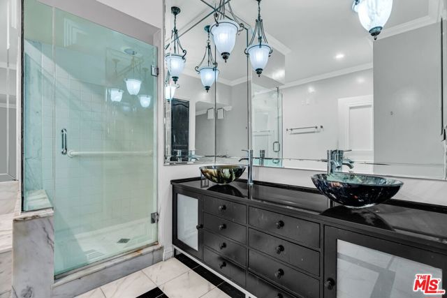 1124 N Kings Road, West Hollywood CA: https://media.crmls.org/mediaz/838ee717-9da3-41ca-bd73-8cc7f7c16a08.jpg