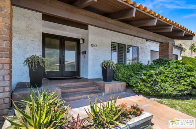 1347 Primavera Drive, Palm Springs CA: https://media.crmls.org/mediaz/838f0ea2-c348-48c7-b1df-2ceeb75fdbd9.jpg