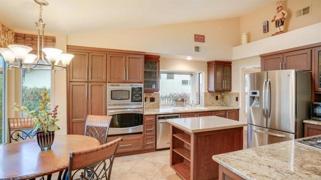 Detail Gallery Image 13 of 40 For 2626 Magellan Ln, Vista,  CA 92081 - 3 Beds | 2/1 Baths