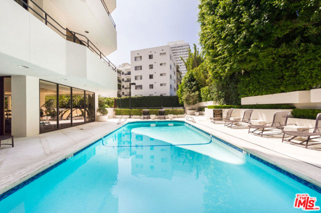 10601 Wilshire Boulevard, Los Angeles, California 90024, 2 Bedrooms Bedrooms, ,1 BathroomBathrooms,Condominium,For Sale,Wilshire,24458173