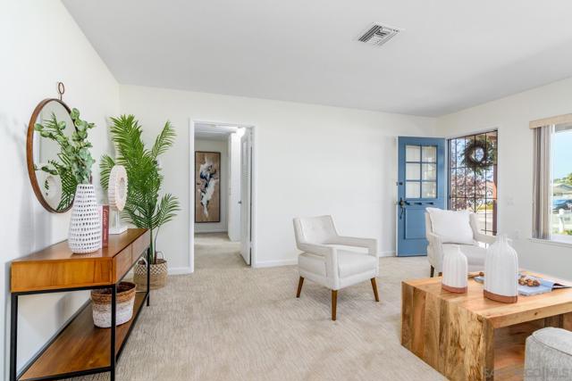 16498 Roca Dr, San Diego CA: https://media.crmls.org/mediaz/838f6ebd-4c7d-4b4e-958d-5e0a0597399a.jpg