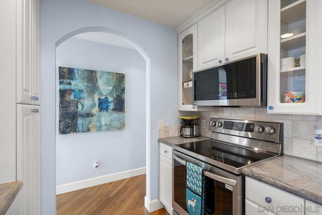 356 Prospect Street, La Jolla CA: https://media.crmls.org/mediaz/838fb1d1-8a27-4e47-a291-c6135aa321dc.jpg