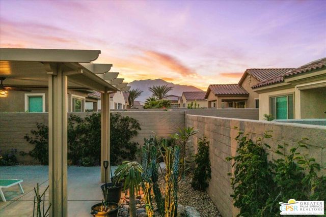 28 Chablis, Rancho Mirage CA: https://media.crmls.org/mediaz/83905ea3-1cd6-48cd-b0c0-877ab9095c33.jpg