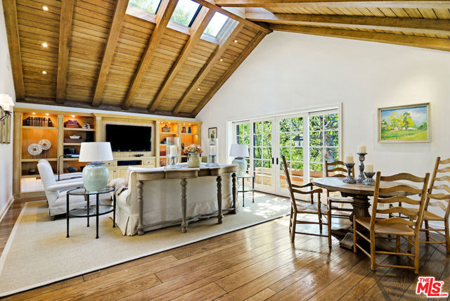 130 S LAYTON Drive, Los Angeles CA: https://media.crmls.org/mediaz/8390e63b-b914-4b9d-80e3-99982e58708e.jpg