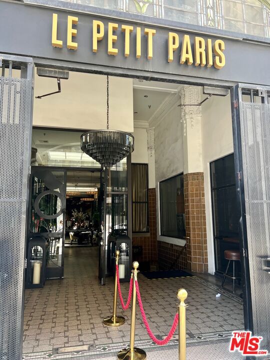 416 S Spring Street, Los Angeles CA: https://media.crmls.org/mediaz/83914c0f-7111-415a-bc04-dcfd556a2e0d.jpg
