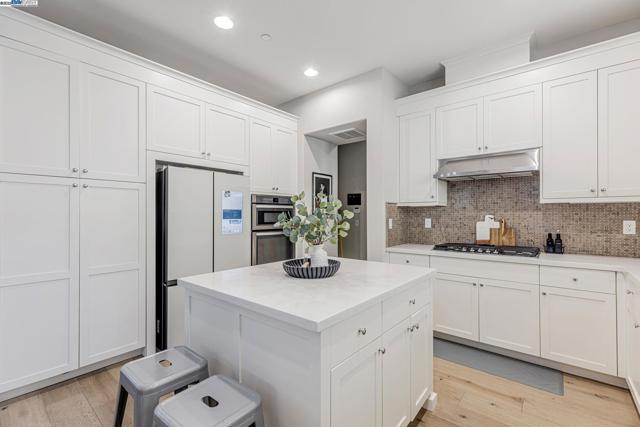 5079 Rowan Dr, San Ramon CA: https://media.crmls.org/mediaz/8391741f-8181-47a2-915d-1596d7b0d306.jpg