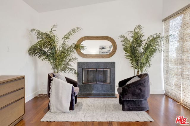 2336 Boone Avenue, Venice CA: https://media.crmls.org/mediaz/8391a9c1-08b7-4d57-a94b-260e965e12a3.jpg