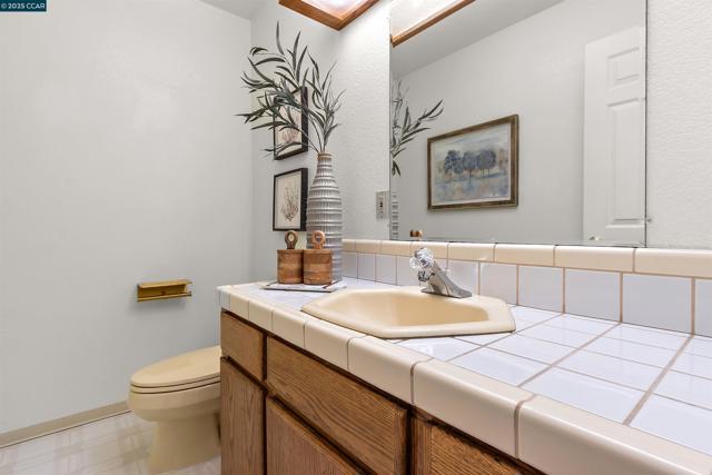 5435 Box R Ranch Rd, Vacaville CA: https://media.crmls.org/mediaz/839210cd-f6dd-4caa-b96c-f55e606dc653.jpg