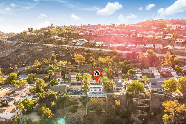 7232 Margerum Ave, San Diego CA: https://media.crmls.org/mediaz/83929e24-85fa-436c-9621-4679bf97ac85.jpg