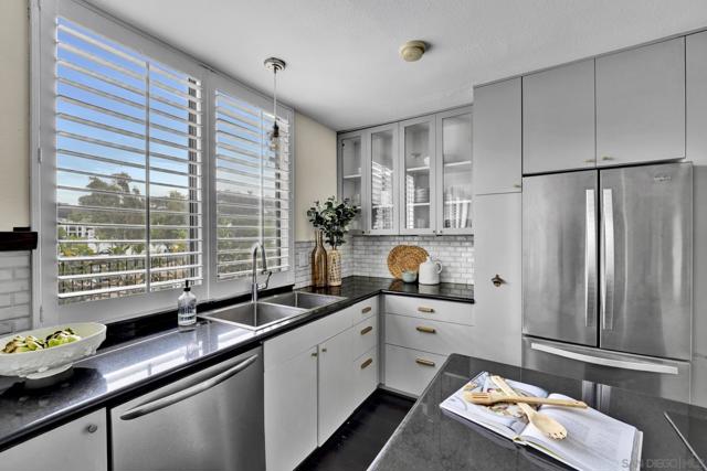 675 S Sierra Ave, Solana Beach CA: https://media.crmls.org/mediaz/83930e59-33cb-4d6b-997f-a50ca904bbbd.jpg