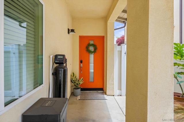 1289 Donax, Imperial Beach CA: https://media.crmls.org/mediaz/83932d18-4c7f-492b-bcf2-41605d245e82.jpg