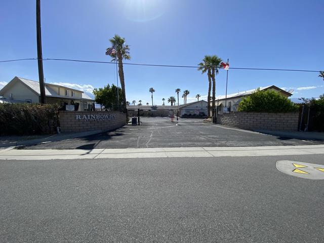 17777 Langlois Road, Desert Hot Springs CA: https://media.crmls.org/mediaz/8393460c-6a6b-424f-bfc9-2b93cf6edbe3.jpg