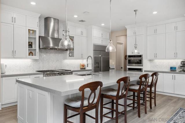 8416 Hidden Cove Way, San Diego CA: https://media.crmls.org/mediaz/83938991-aa28-4cd7-b1c7-81be75fd622f.jpg