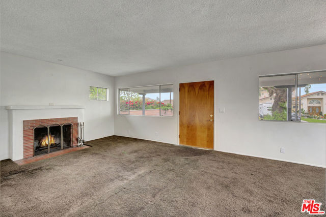 9855 Emperor Avenue, Arcadia CA: https://media.crmls.org/mediaz/8393bb99-577f-4da9-9690-fb4a6f57ae23.jpg