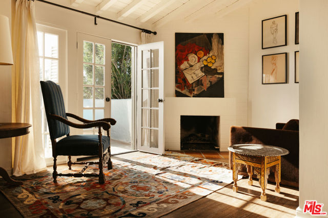 1907 S Mesa Drive, Palm Springs CA: https://media.crmls.org/mediaz/83945818-5f46-4049-ba23-42f70adae638.jpg