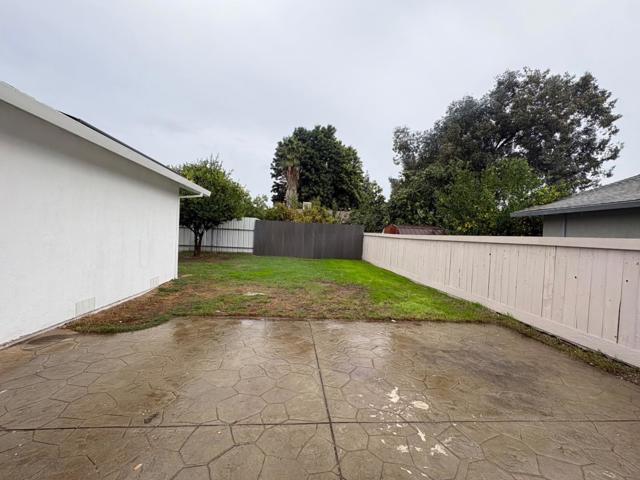 6042 Coad Lane, Riverbank CA: https://media.crmls.org/mediaz/83960520-6bc0-4948-87c5-f7ff819d40a1.jpg