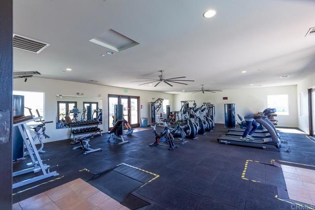 Detail Gallery Image 41 of 51 For 1686 Pember Ave, Chula Vista,  CA 91913 - 4 Beds | 3/1 Baths