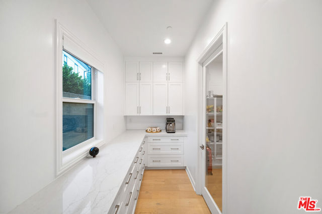 20216 W Albion Way, Porter Ranch CA: https://media.crmls.org/mediaz/8396d821-8330-42a9-b5bc-16d3420e0b04.jpg