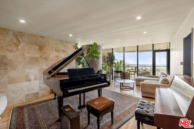 6190 Temple Hill Drive, Los Angeles CA: https://media.crmls.org/mediaz/8396df71-9aaa-480f-8e34-98e753eda3dc.jpg