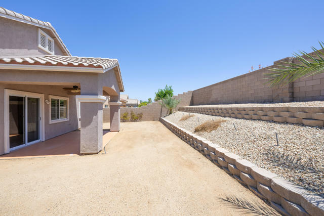 Image 18 of 34 For 45752 Big Canyon Street