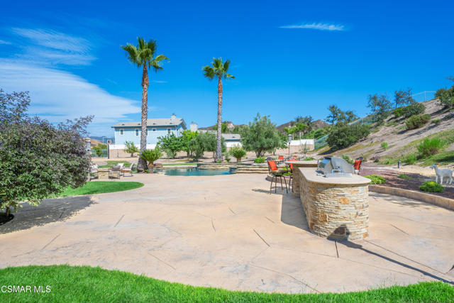 2462 Lost Canyons Drive, Simi Valley CA: https://media.crmls.org/mediaz/83975b9c-da26-4e3c-899d-f4e874c4b165.jpg