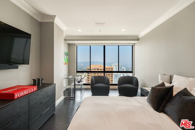 10490 Wilshire Boulevard, Los Angeles CA: https://media.crmls.org/mediaz/839770d2-d000-48e9-9b94-4a888fc74cd4.jpg
