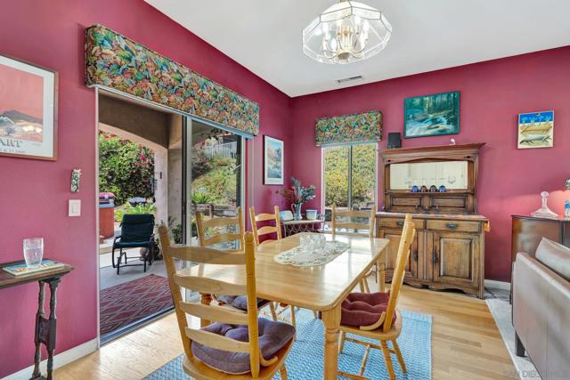 2106 Zachary Gln, Escondido CA: https://media.crmls.org/mediaz/8397969e-d465-4d22-8243-3416896df639.jpg